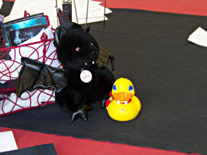 Les mascottes V&S et ABFA sur le stand Web