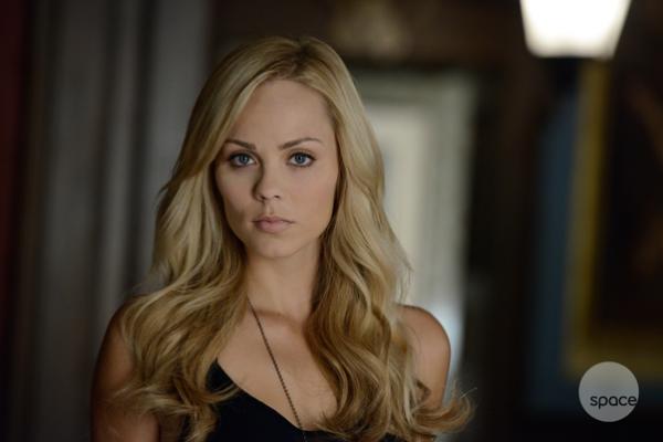 Bitten, Laura Vandervoort dans le rôle d'Elena Michaels